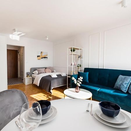 Metro Dworzec Gdanski Elegant Studio Apartment Warsaw Exterior photo